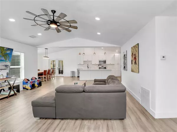 Naples, FL 34120,29 37th AVE NE