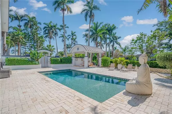 1205 Caloosa DR, Fort Myers, FL 33901