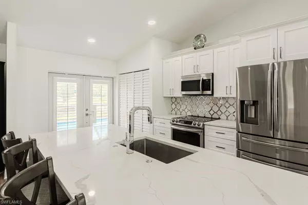 Naples, FL 34116,6195 Green BLVD