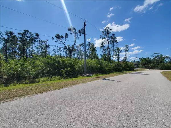 Port Charlotte, FL 33981,8337 Hebron RD