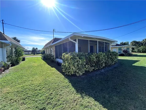 Lehigh Acres, FL 33936,2213 Gardenia WAY