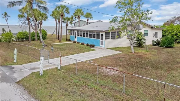 Chokoloskee, FL 34138,1155 Hamilton ST