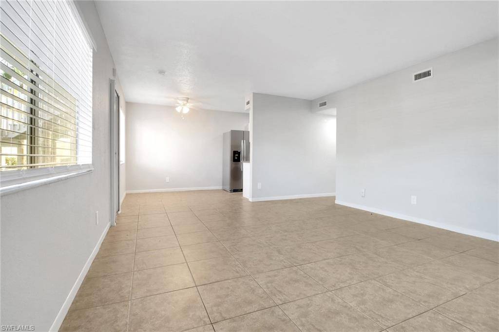Naples, FL 34112,4635 Bayshore DR #P4