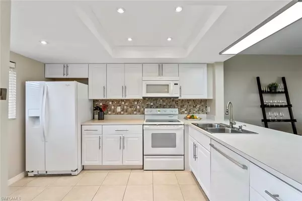Naples, FL 34110,138 Cypress WAY E #404