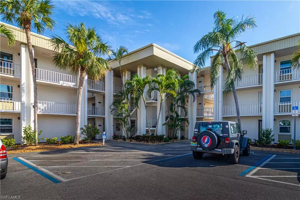 Fort Myers, FL 33907,1624 Pine Valley DR #218