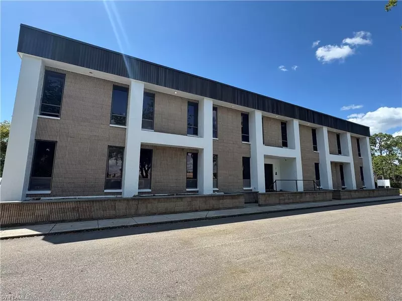 1910 Park Meadows DR, Fort Myers, FL 33907