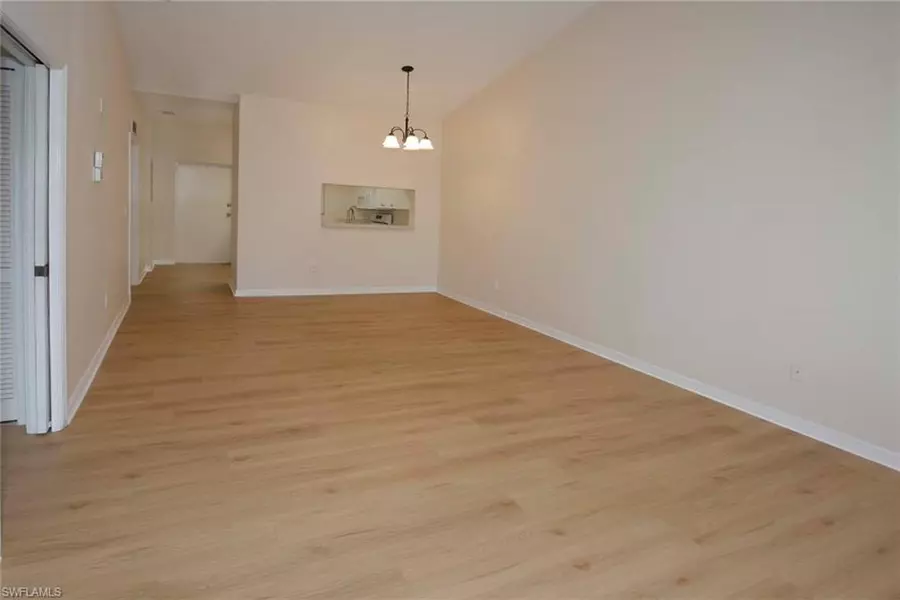 8423 Bernwood Cove LOOP #406, Fort Myers, FL 33966