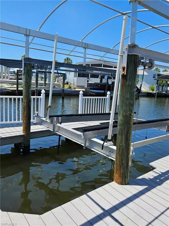 Fort Myers Beach, FL 33931,17770 Eglantine LN