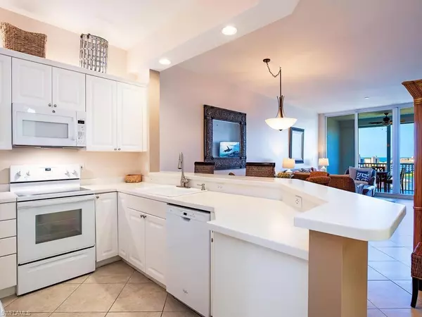 Naples, FL 34108,400 FLAGSHIP DR #806