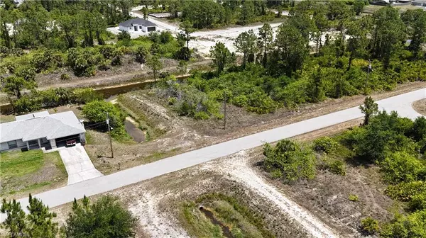 1037 Kellogg ST E, Lehigh Acres, FL 33974