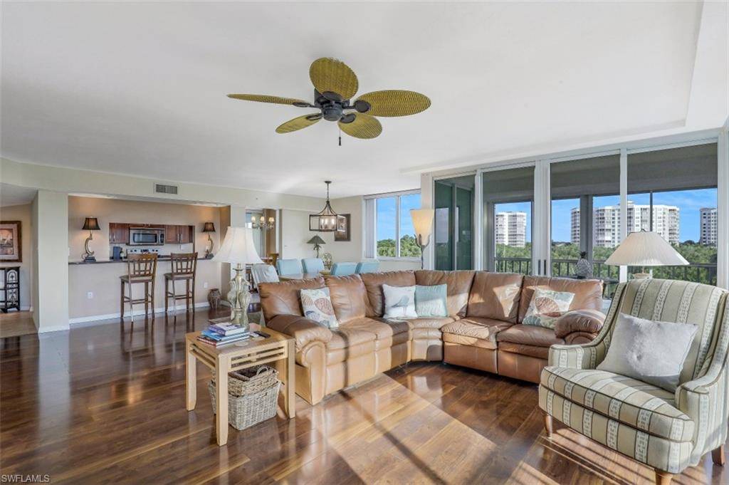 Naples, FL 34108,21 Bluebill AVE #B401