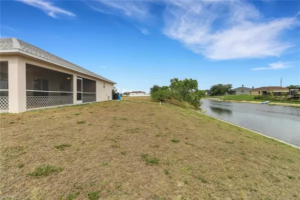 Cape Coral, FL 33909,622 NE 12th ST