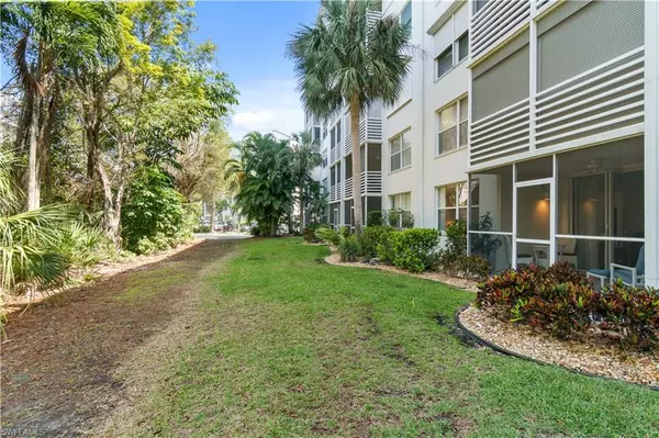 Naples, FL 34110,290 Naples Cove DR #2103
