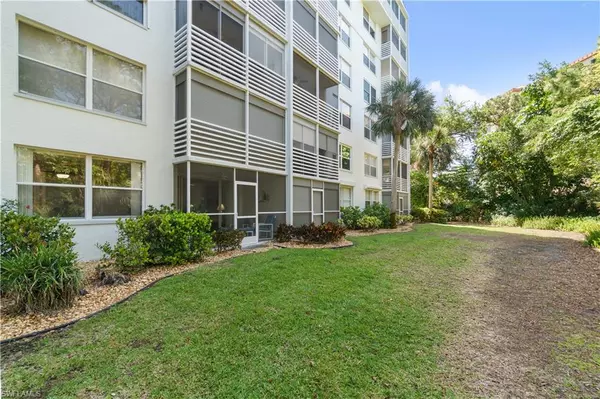 Naples, FL 34110,290 Naples Cove DR #2103