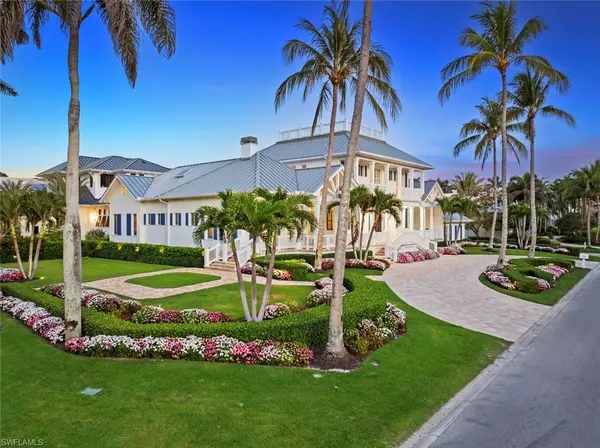 Naples, FL 34102,1551 Gulf Shore BLVD S