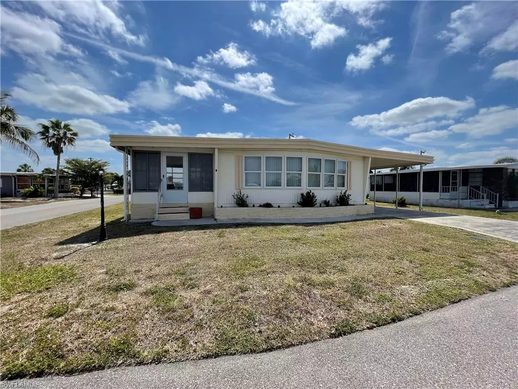 North Fort Myers, FL 33917,5518 Back Bay BND