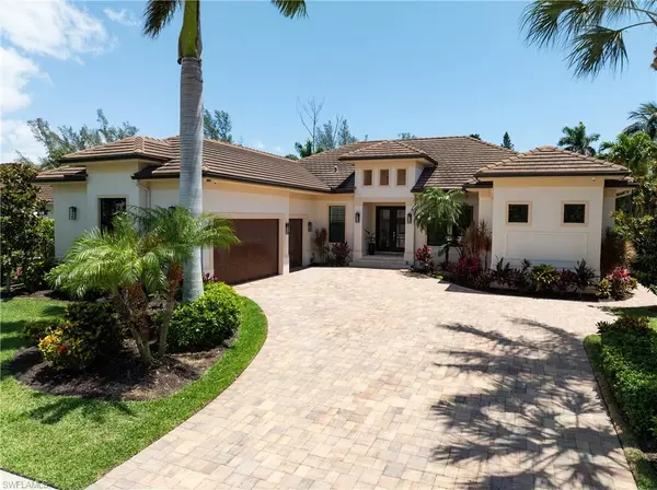 686 Hernando DR, Marco Island, FL 34145