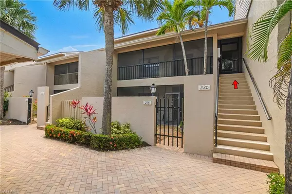 Naples, FL 34104,220 FOXTAIL CT #220