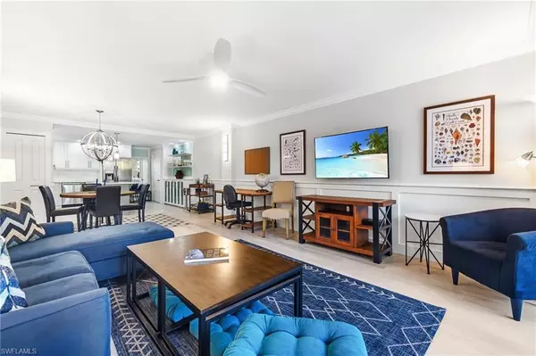 5 Bluebill AVE #209, Naples, FL 34108