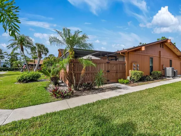 North Fort Myers, FL 33917,5672 Foxlake DR