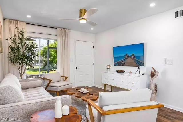 1251 7th AVE N #307, Naples, FL 34102