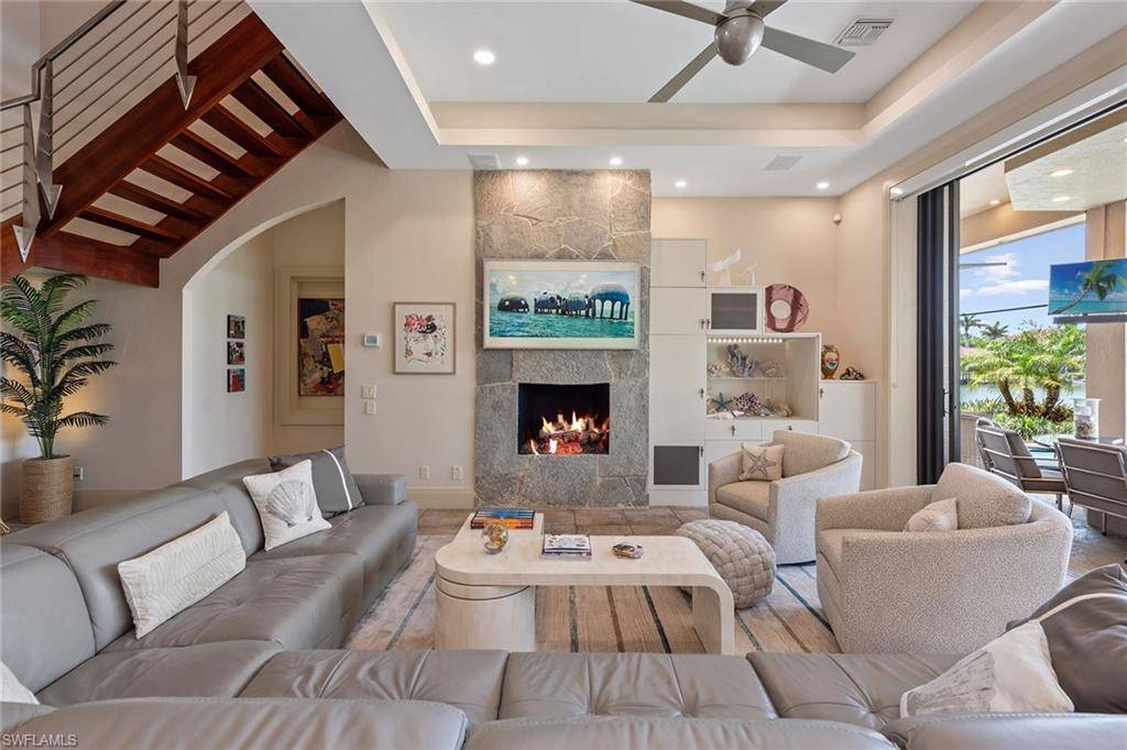 Marco Island, FL 34145,130 Hollyhock CT