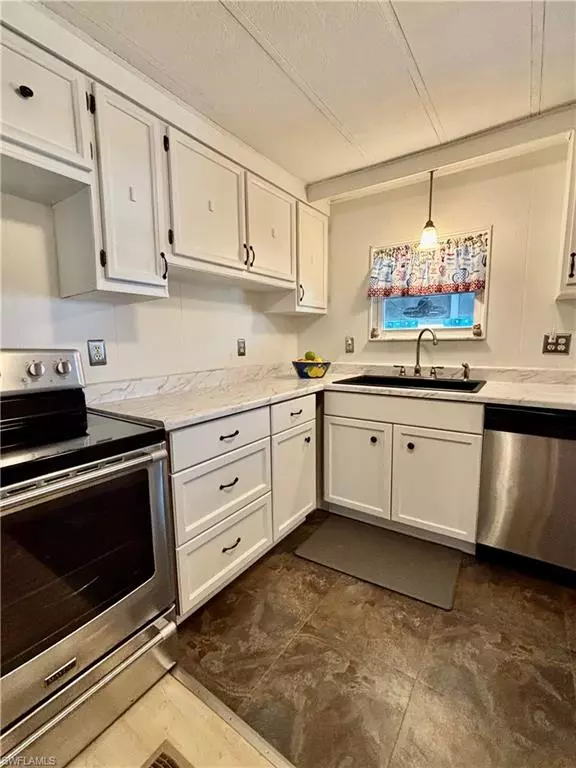 North Fort Myers, FL 33917,730 Knotty Pine CIR