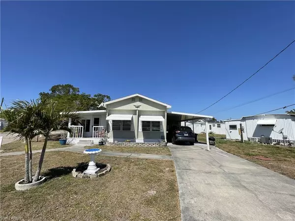 123 Flame LN, North Fort Myers, FL 33917
