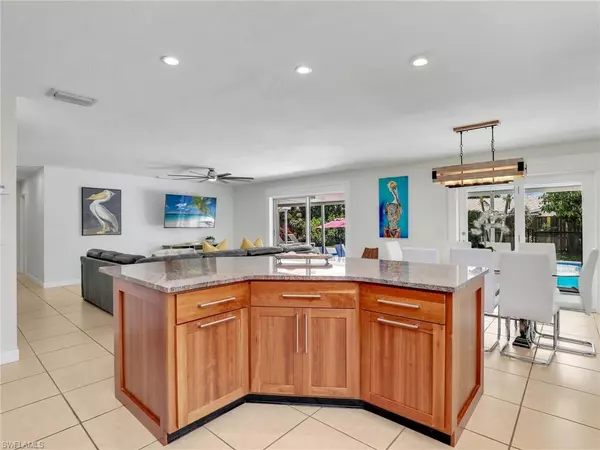 Naples, FL 34103,1268 Lake Shore DR