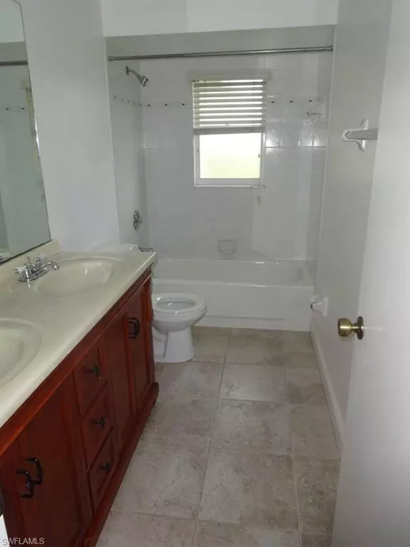 Cape Coral, FL 33914,2637 SW 27th ST