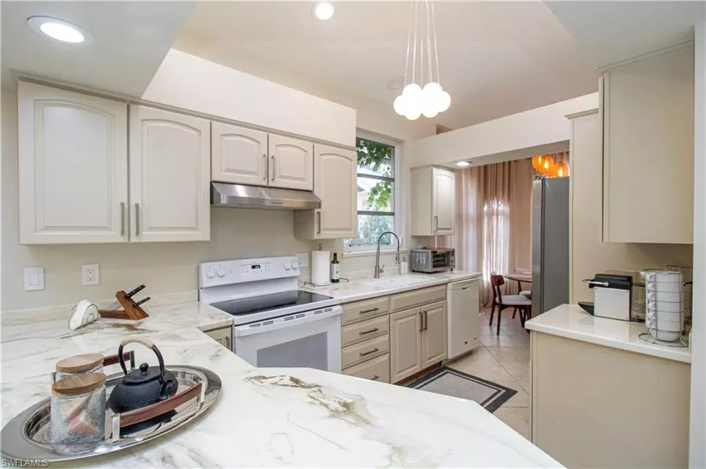 Naples, FL 34108,801 99th AVE N
