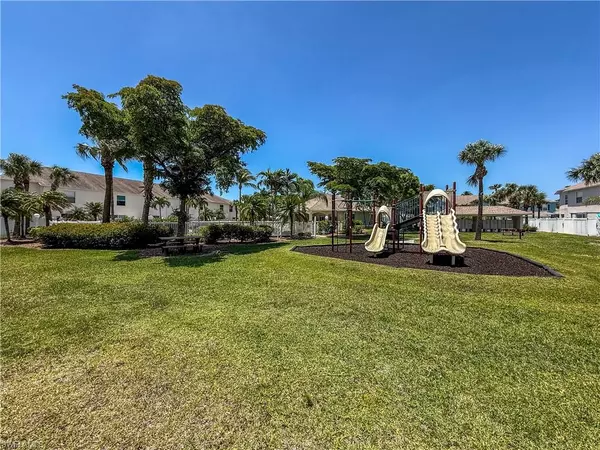 Fort Myers, FL 33916,3646 Pine Oak CIR #102