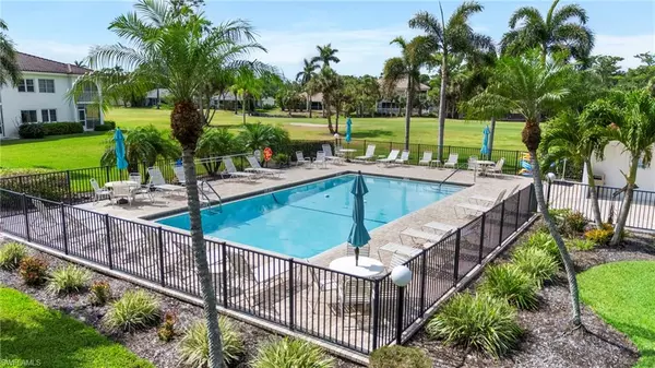 Naples, FL 34105,1053 Forest Lakes DR #J206