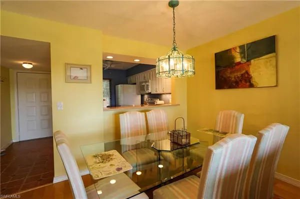 Naples, FL 34104,1075 Foxfire LN #207