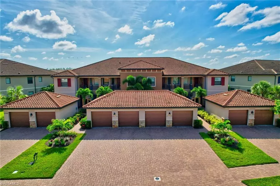9386 Pocida CT #202, Naples, FL 34119