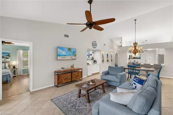 843 Marblehead DR #I3, Naples, FL 34104
