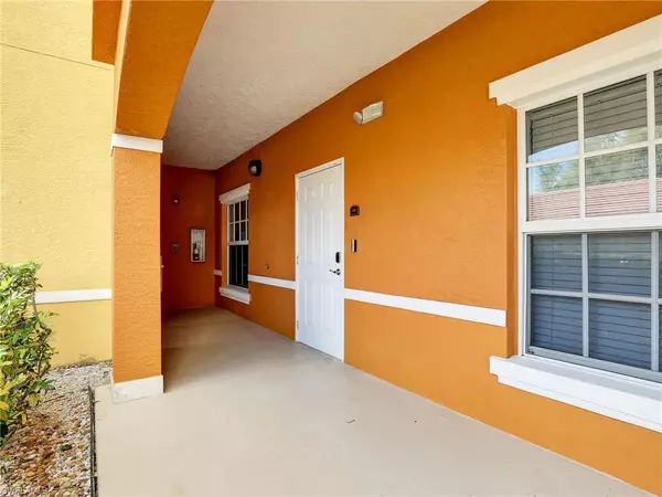 Naples, FL 34112,4420 Botanical Place CIR #102