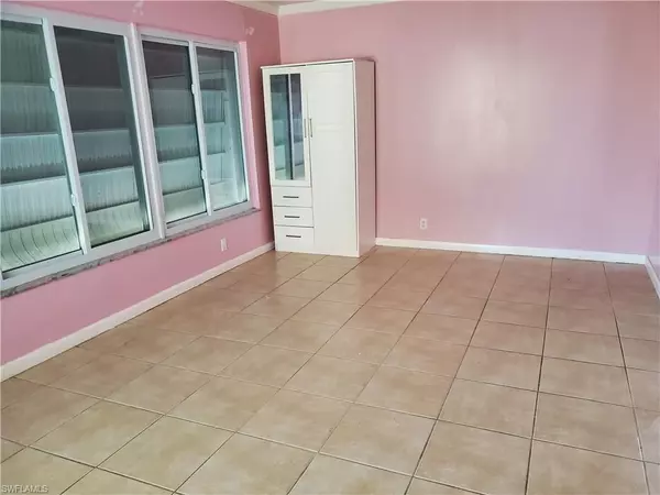 Lehigh Acres, FL 33936,1313 Ellendale CIR