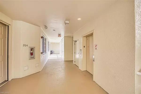 Fort Myers, FL 33908,20021 Sanibel View CIR #205