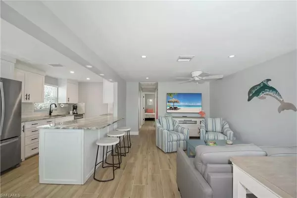 Fort Myers Beach, FL 33931,210 Dakota AVE