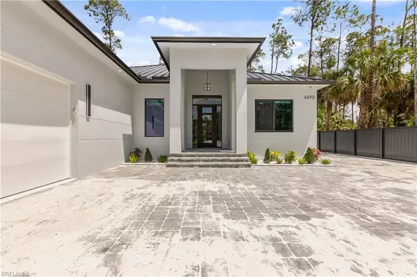 4693 13th AVE SW, Naples, FL 34116