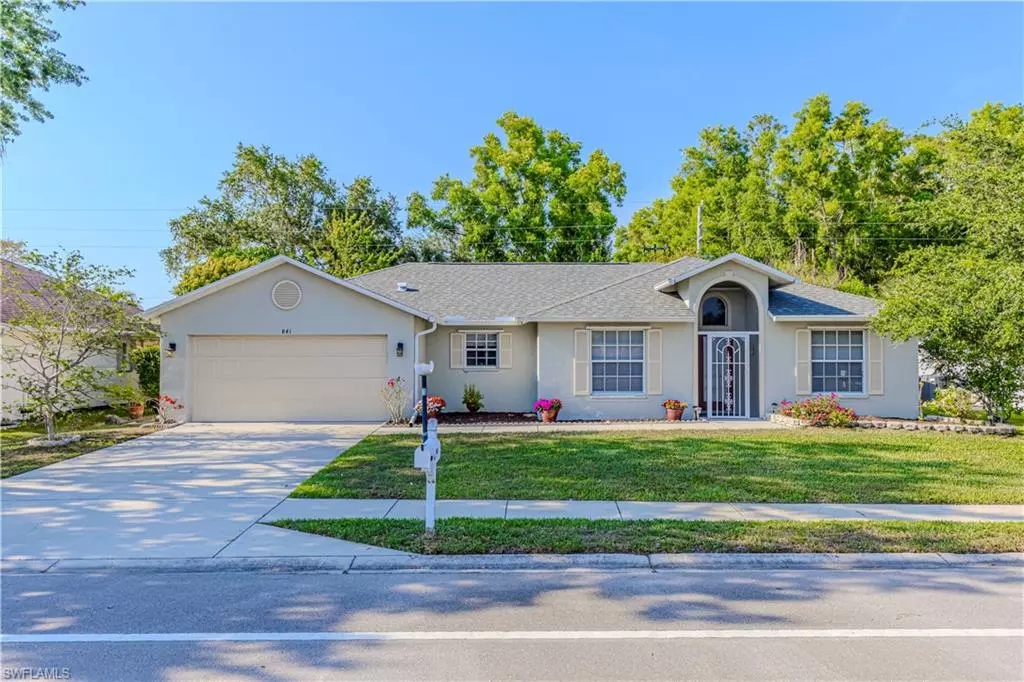 Naples, FL 34112,841 Charlemagne BLVD