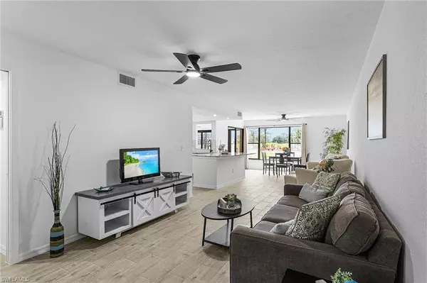 Fort Myers, FL 33907,5865 Trailwinds DR #613