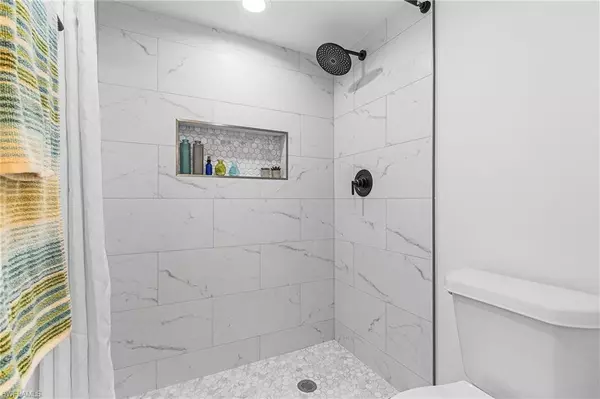 Fort Myers, FL 33907,5865 Trailwinds DR #613