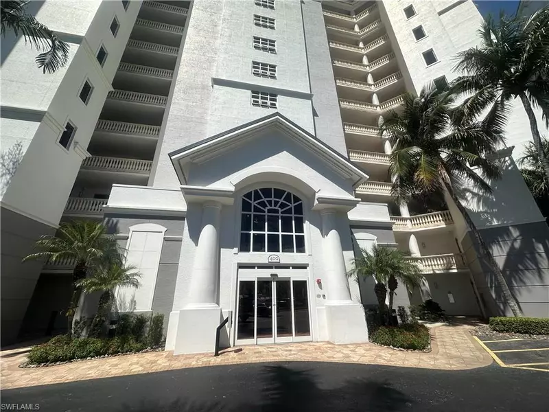 400 FLAGSHIP DR #302, Naples, FL 34108