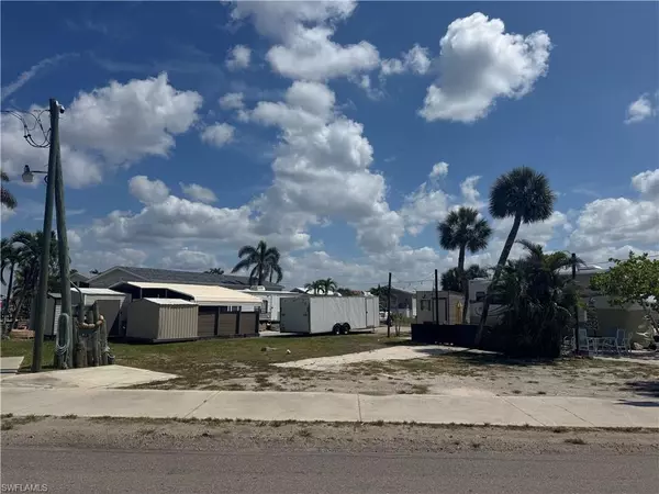 Fort Myers Beach, FL 33931,1599 Main ST