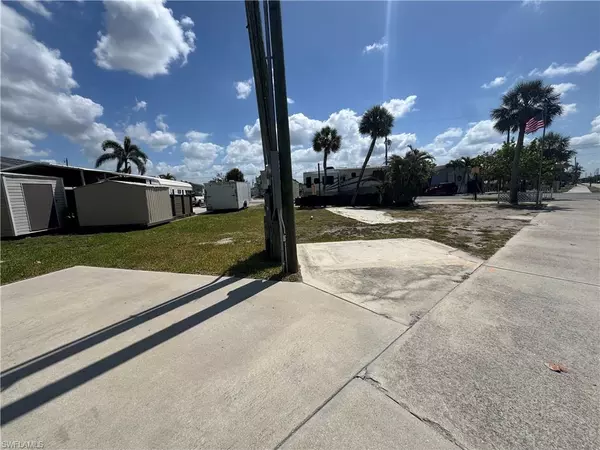 Fort Myers Beach, FL 33931,1599 Main ST