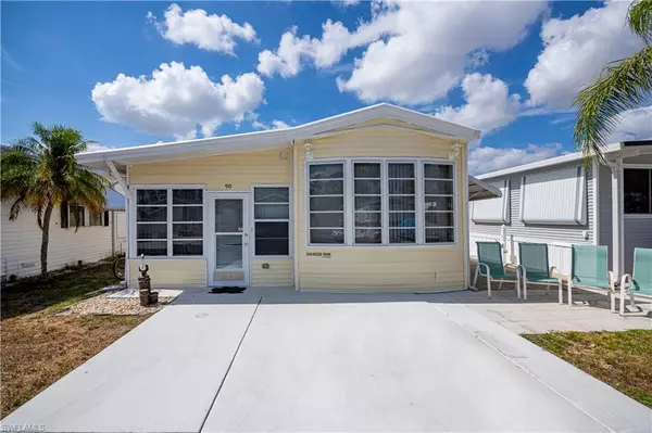 90 Lofty LN, North Fort Myers, FL 33903