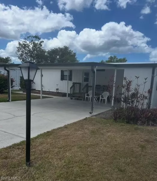 619 Charlemagne BLVD, Naples, FL 34112