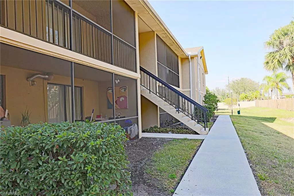 Fort Myers, FL 33919,5305 Summerlin RD #515